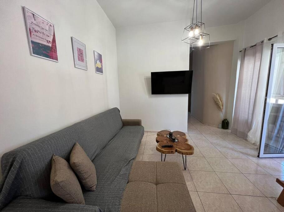Minimalist Flat With Balcony * Héraklion